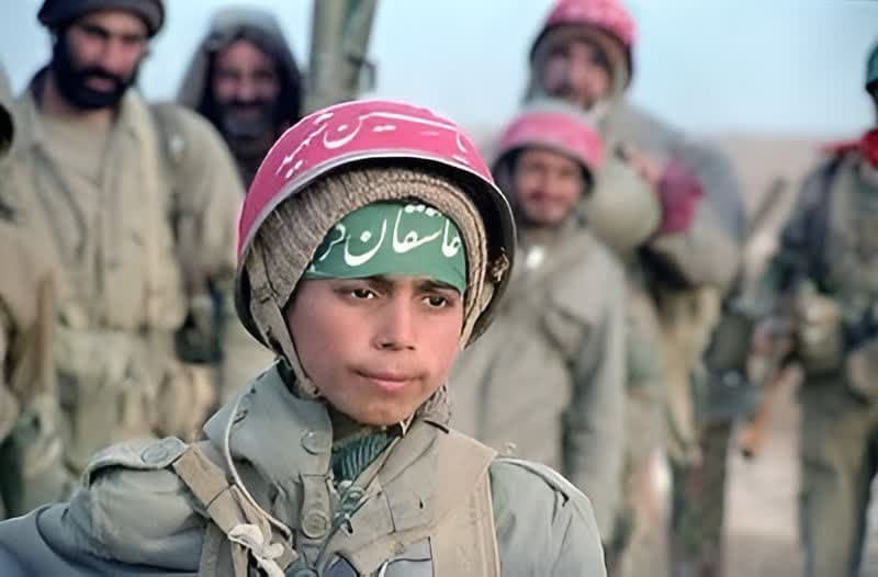 چهره معصوم این نوجوان برایم خیلی جذاب بود